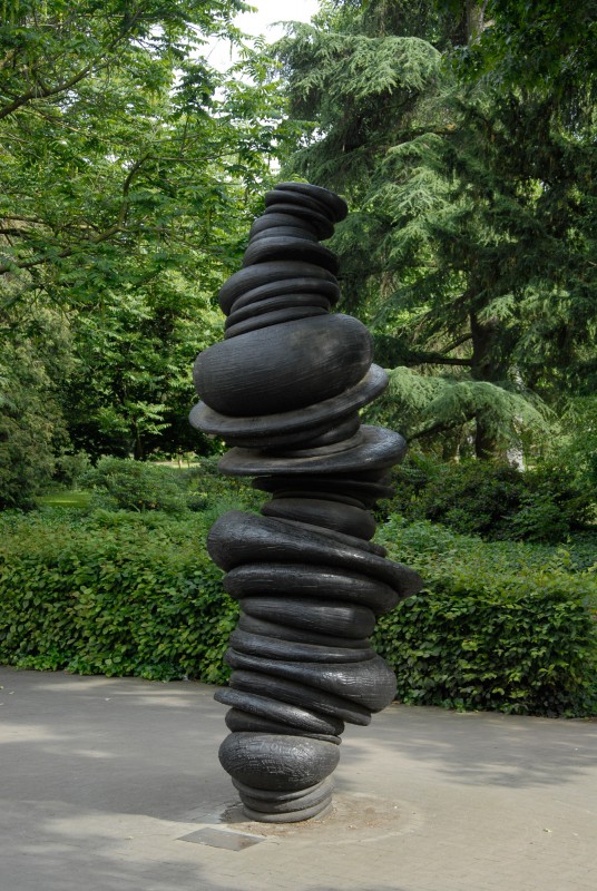 Anthony Cragg Wirbelsäule:The articulated column - Skulpturenpark Viersen