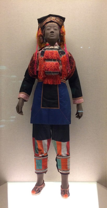Woman´s ensemble with silver adornments and cross-stitched embroidery - Yao - Jinxiu, Gunagxi Zhunag Autonomous Region - The 2nd half of the 20th century