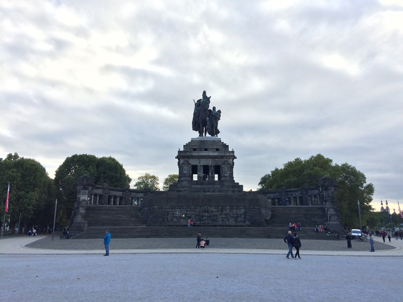 Deutsches Eck in Koblenz mit Kaiser Wilhelm Denkmal<br>Deutsches Eck / German Corner in Coblenz with equestrian statue of Emperor Wilhlem