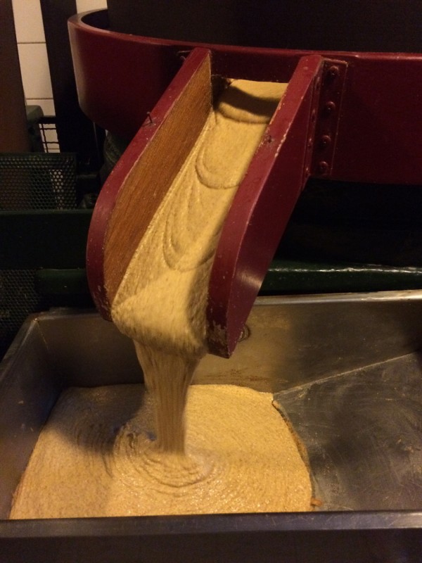 Senfproduktion in der Historische Senfmühle Breuer - Monschau<br>Mustard production 