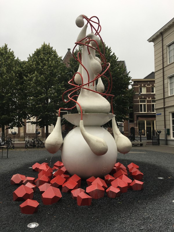 A wonderful fountain in front of The Jheronimus Art Center in s Hertogenbosch